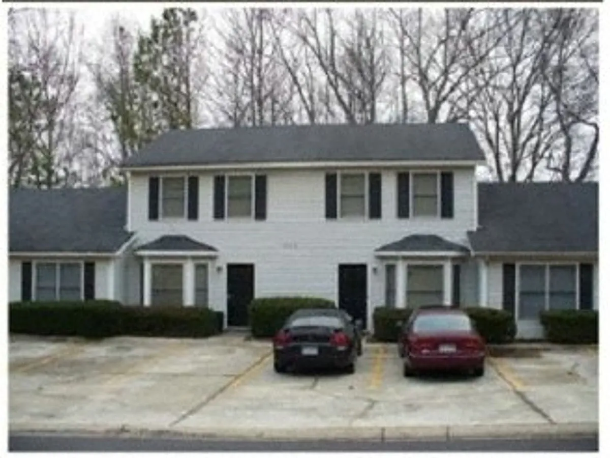 Building Photo - 1215 Oakplace Dr