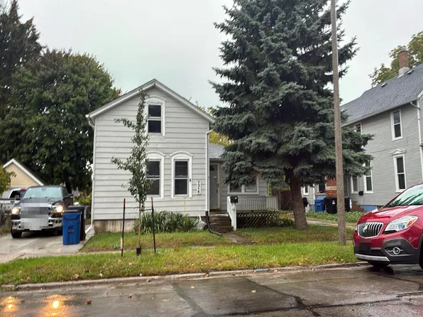 1316 Erie St, Racine, WI 53402