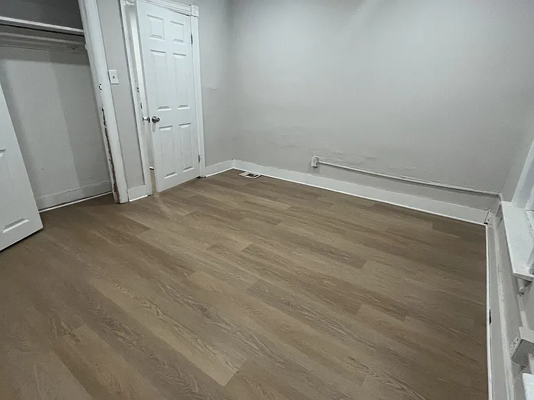 82 Mechanics Ave — Photo 9