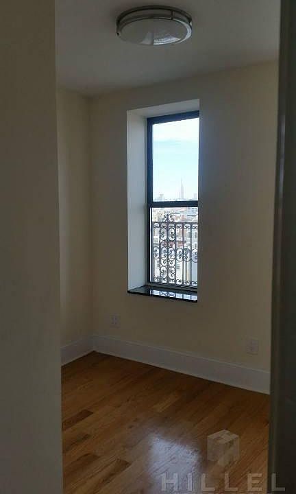 2nd image of 54 Maujer St APT 15