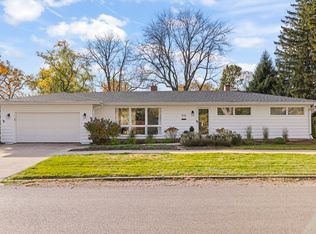 516 Wakeman Ave, Wheaton, IL 60187