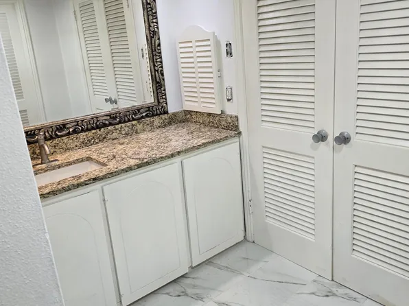 506 E Avenue J, Grand Prairie, TX