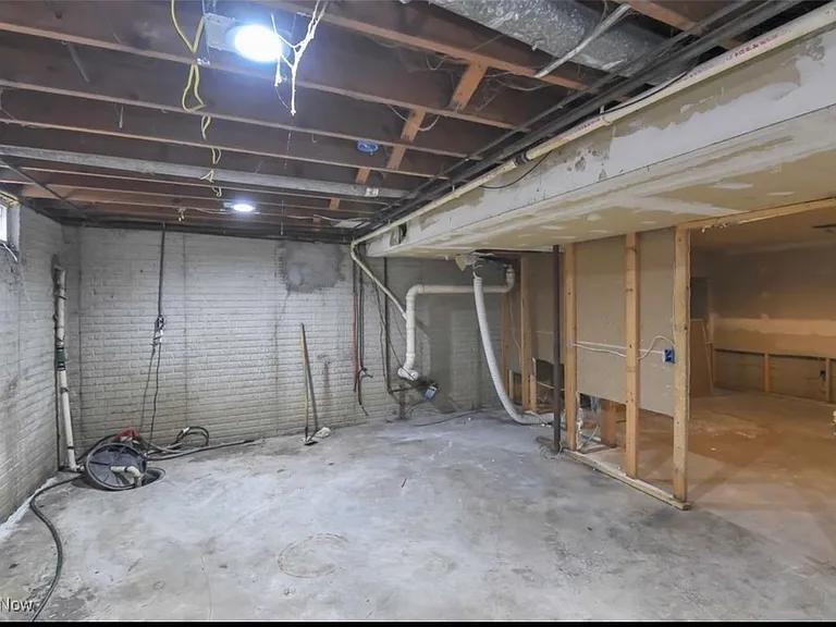 334 16th St — Photo 24