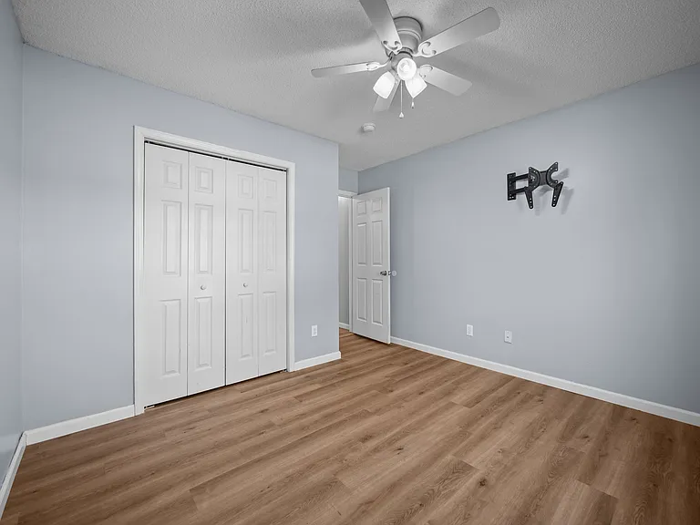 218 Winterberry Ct — Photo 24