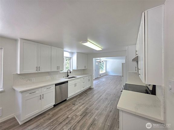 3rd image of 7111 meadowdale beach Road