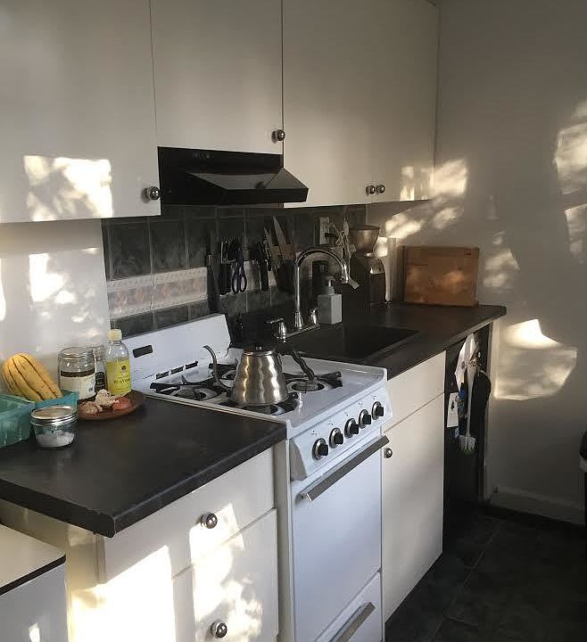 2nd image of 238 Cumberland St #3
