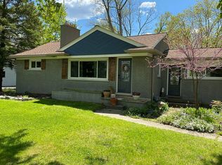 29835 Hemlock Dr, Farmington Hills, MI 48336