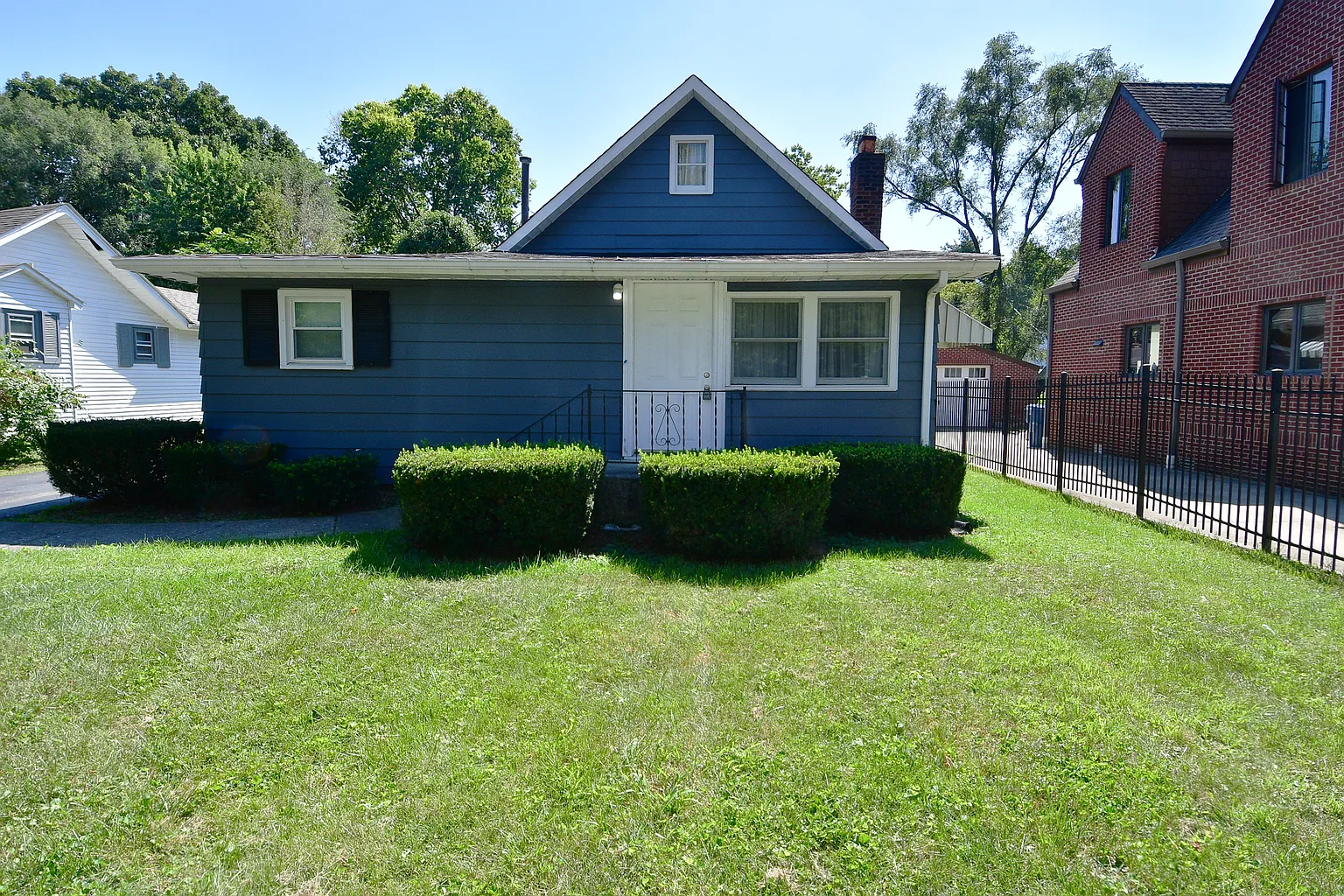 1719 Ruth Dr photo 1