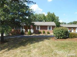 1550 Bowles Ave, Fenton, MO 63026