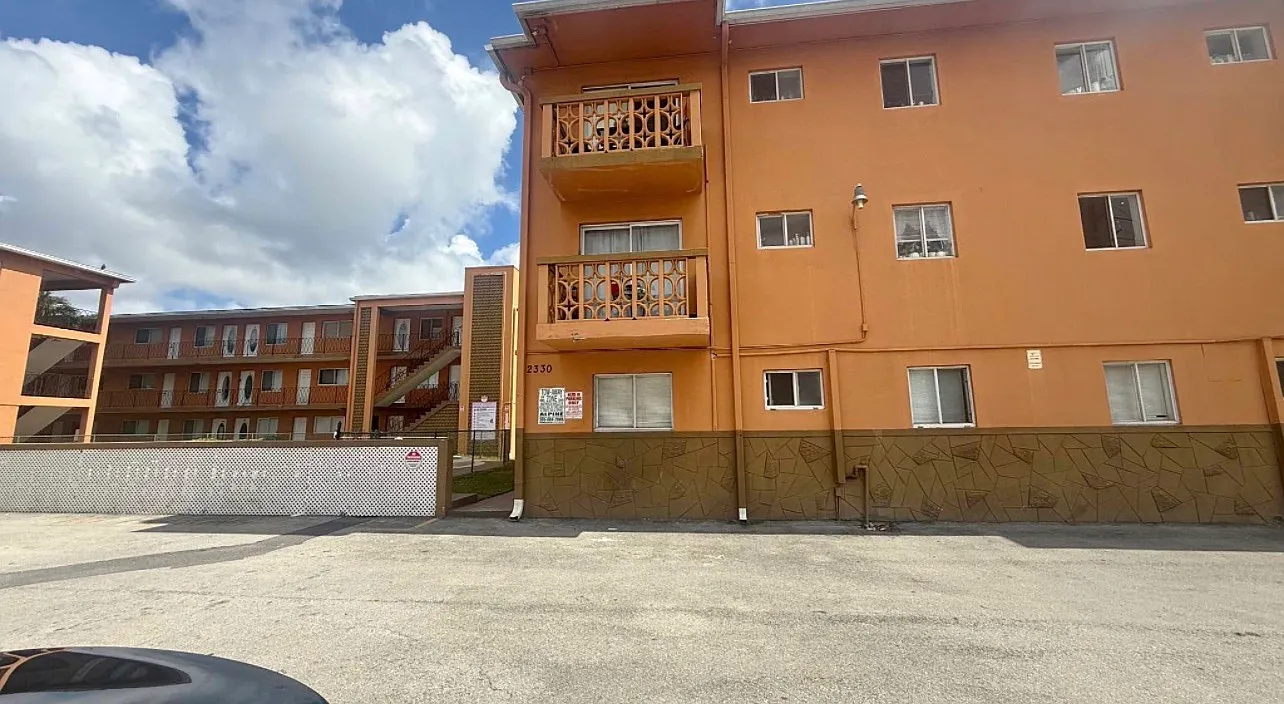 2 bed, 646 sqft, $1,980 — Photo 1