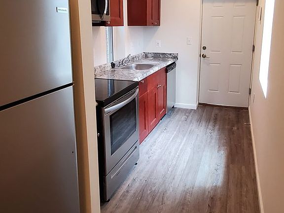 3rd image of 2202 Maryland Ave Unit 6