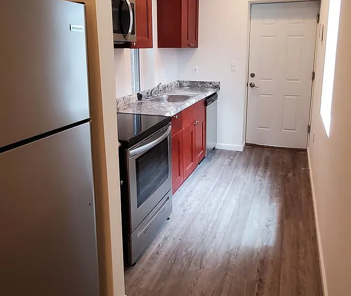 2202 Maryland Ave — Photo 4