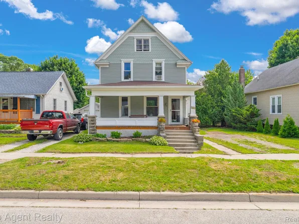 2714 Stone St, Port Huron, MI 48060