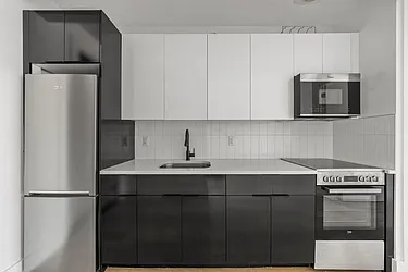 631 East 6th Street
