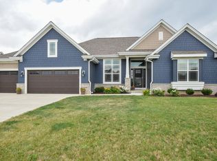 1930 E Lilac Ln, Oak Creek, WI 53154