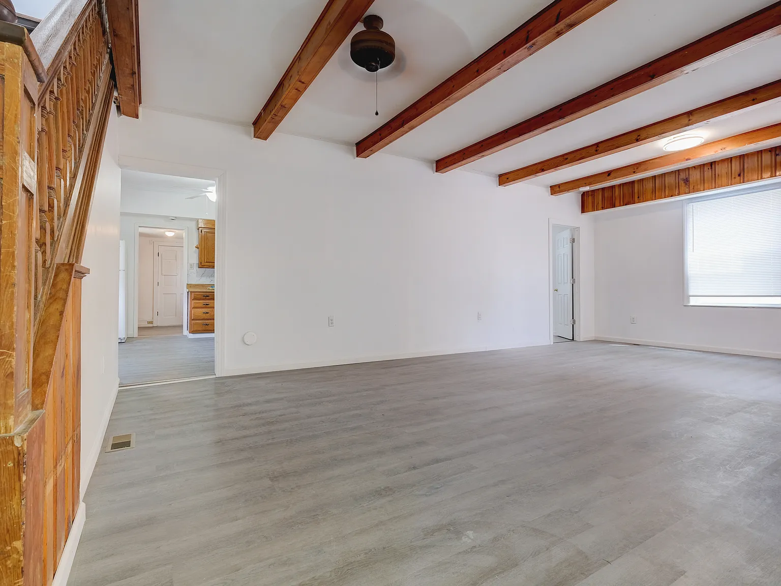 7 bed, 2054 sqft, $4,200 — Photo 4