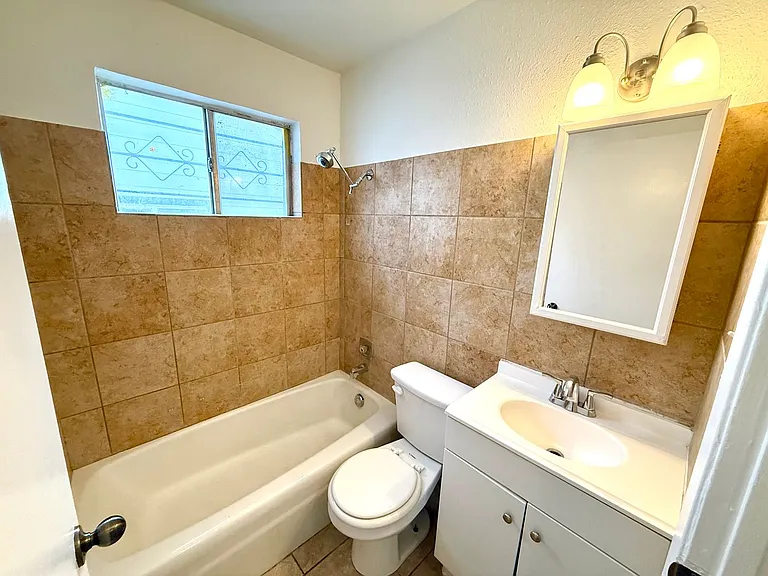 520 Prado St — Photo 17