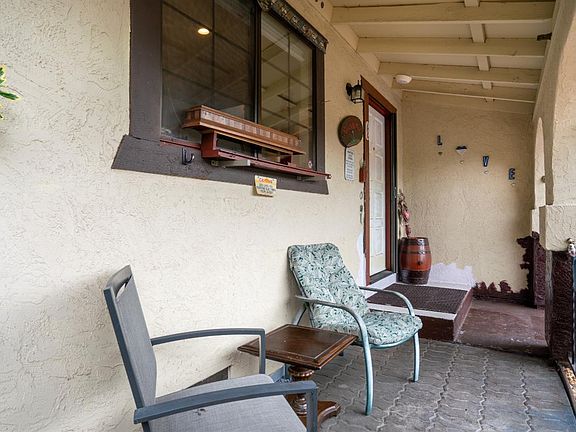 4th image of 919 Hacienda Circle
