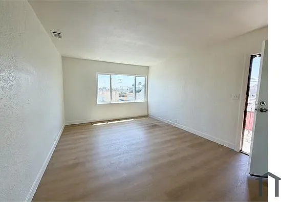 1426 W 83rd St #3 — Photo 6