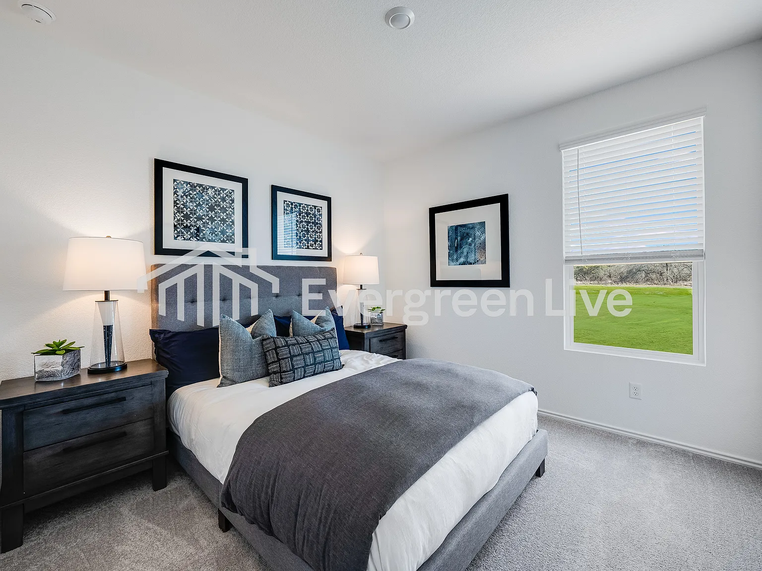 4 bed, 2.0 bath, 2000 sqft, $2,045 — Photo 4
