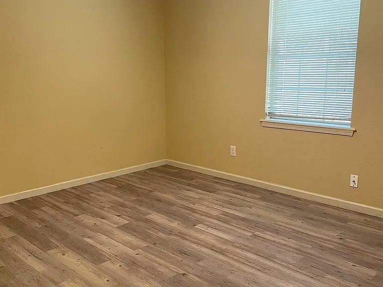 1219 Port Arthur Ter — Photo 4