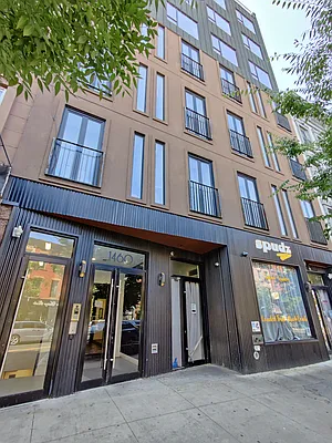 Rented by Signature Property Realty | media 2