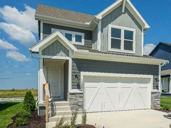 12606 S Red Fox St, Lake Lotawana, MO 64086