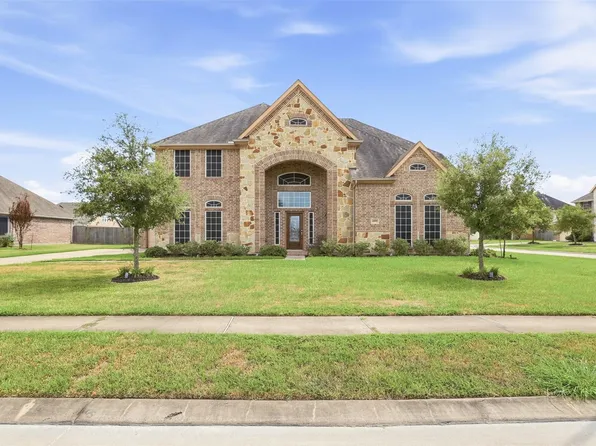 4002 Broadmoor Dr, Mont Belvieu, TX 77523