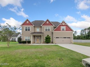 169 Peytons Ridge Dr, Hubert, NC 28539