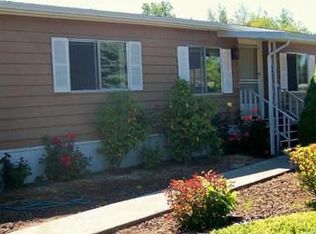 1039 Lee Roze Ln, Grants Pass, OR 97527
