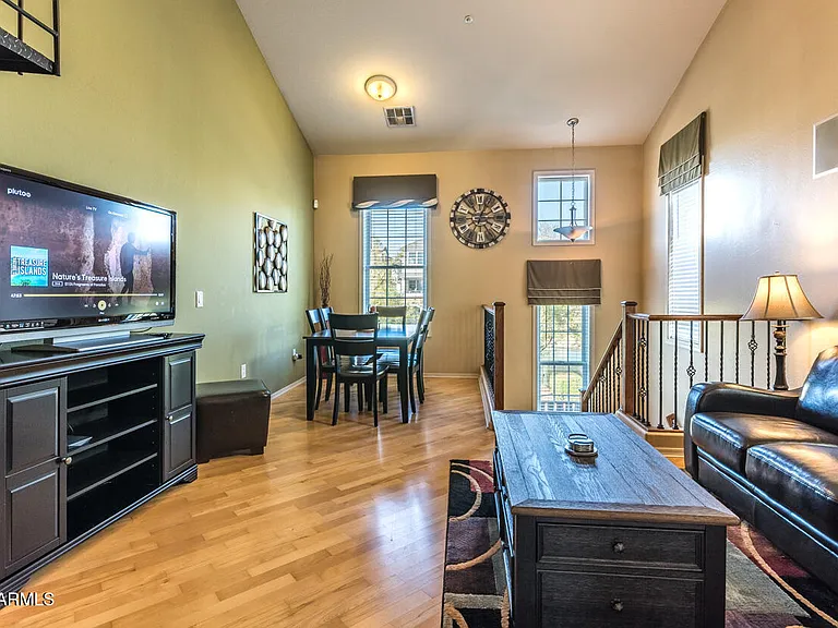 1664 E Bridgeport Pkwy — Photo 15