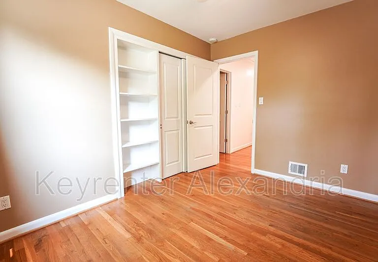 906 Neal Dr — Photo 18
