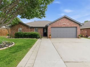 3912 Periwinkle Dr, Fort Worth, TX 76137