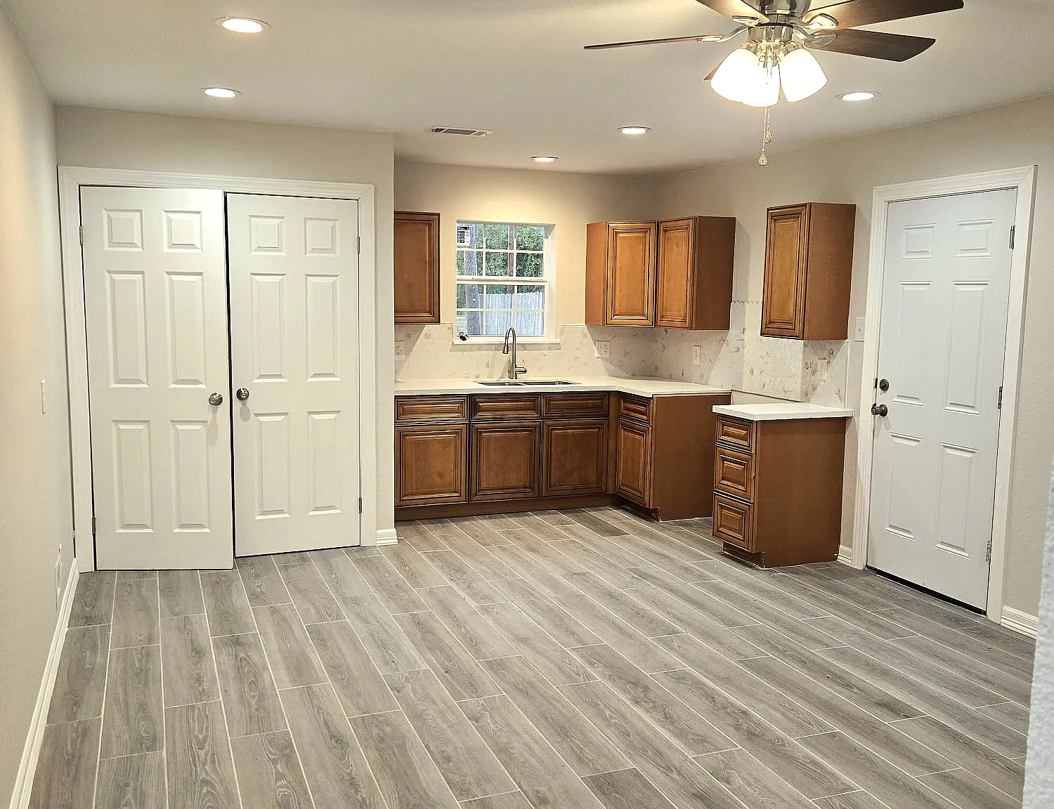 3426 Ridgemont Dr — Photo 1