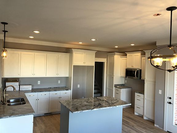 5th image of 634 Lexington Cir Lot 34