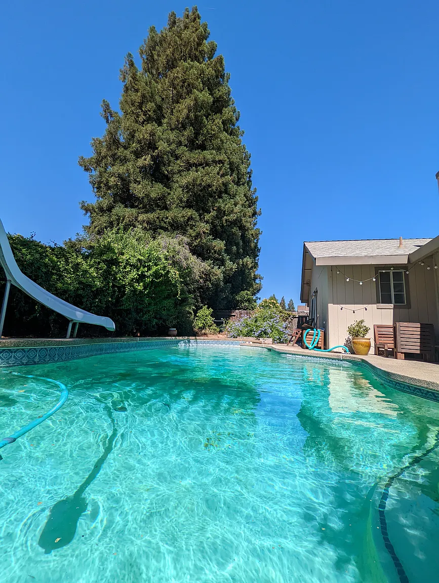 1137 Mirror Lake Dr photo 1