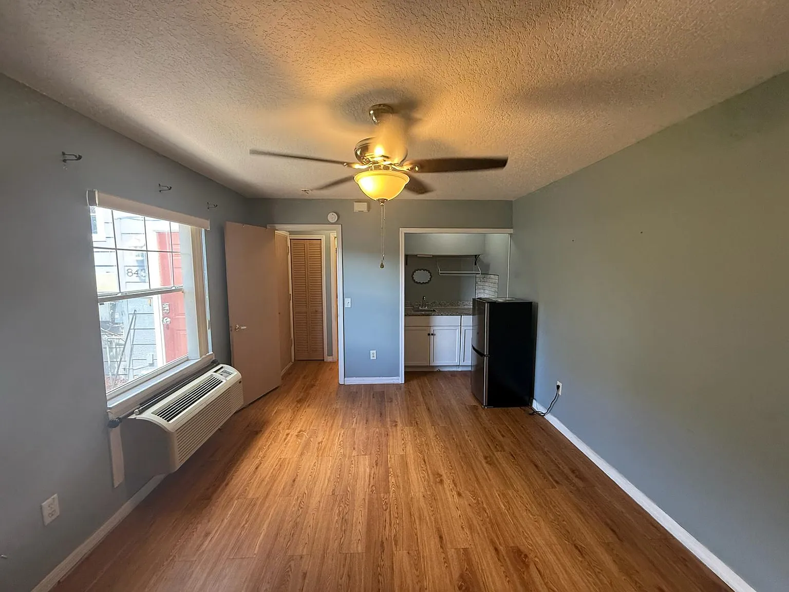Studio, 200 sqft, $750 — Photo 4