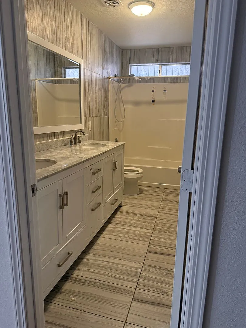 572 Lenrey Ave. — Photo 3