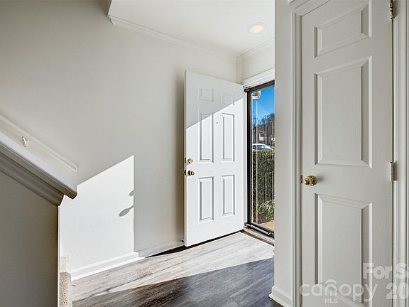 3rd image of 11020 Carmel Crossing Rd