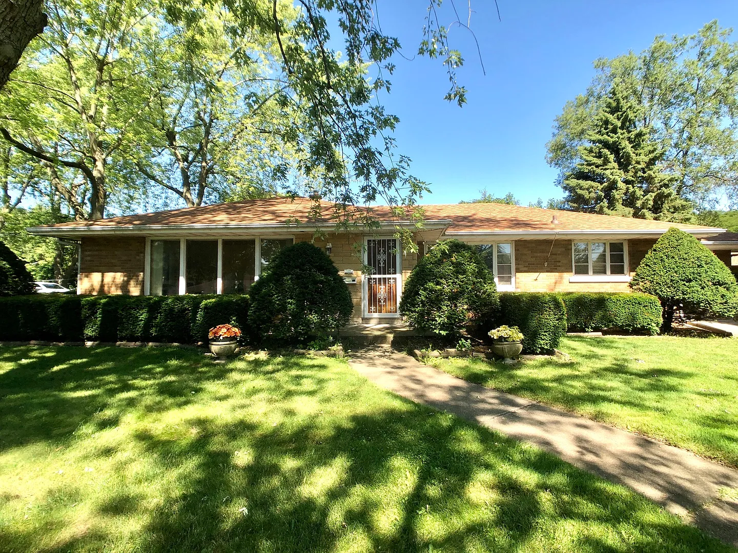 825 Grand Blvd photo 1