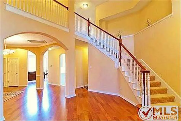 4 bed, 3384 sqft, $3,650 — Photo 3