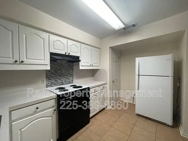 13640 Rampart Ct — Photo 6