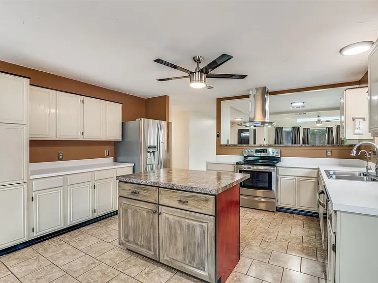6512 Coral Ln — Photo 13
