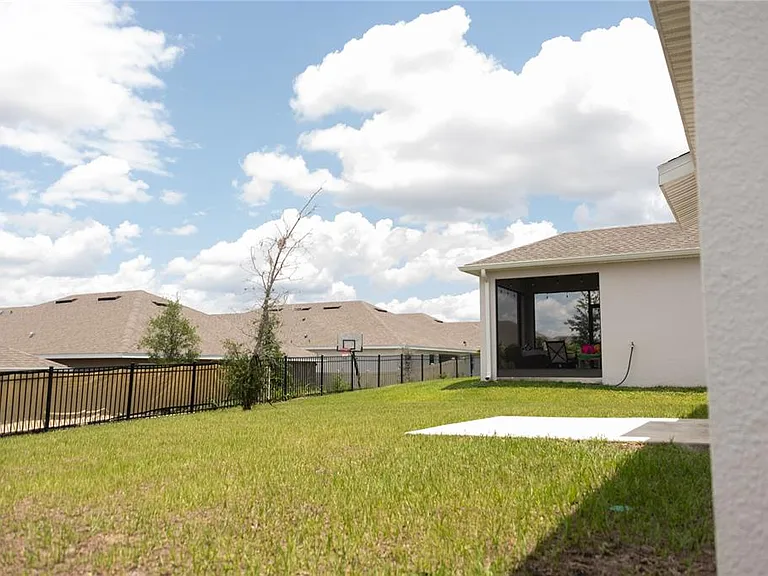 707 Staffora St — Photo 26