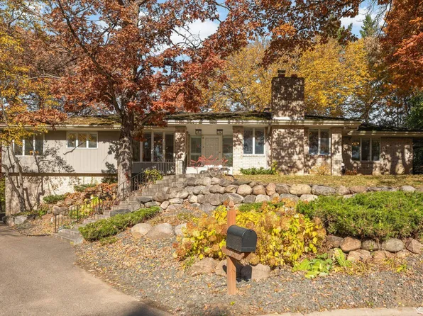 6212 Saint Albans Cir, Edina, MN 55439
