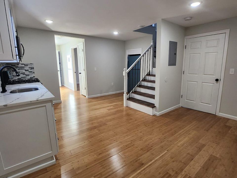 1st image of 129 Brookside Ave Floor 2