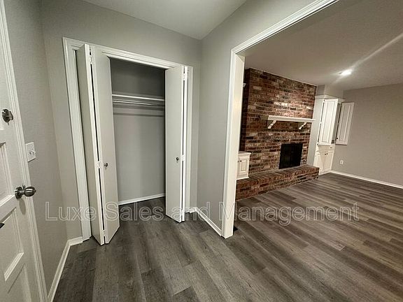4th image of 6102 N Ross Ave