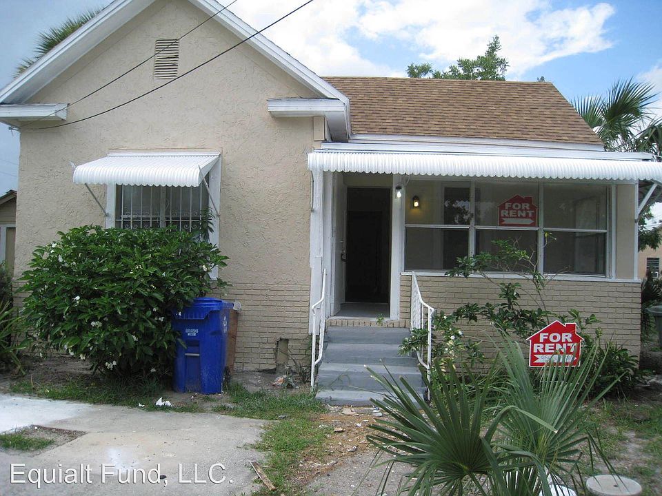 1st image of 207 Pear St