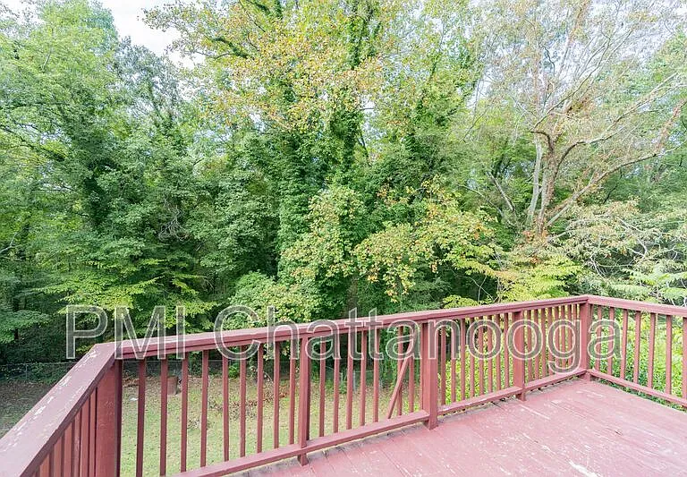 37 Anderson Rd — Photo 5