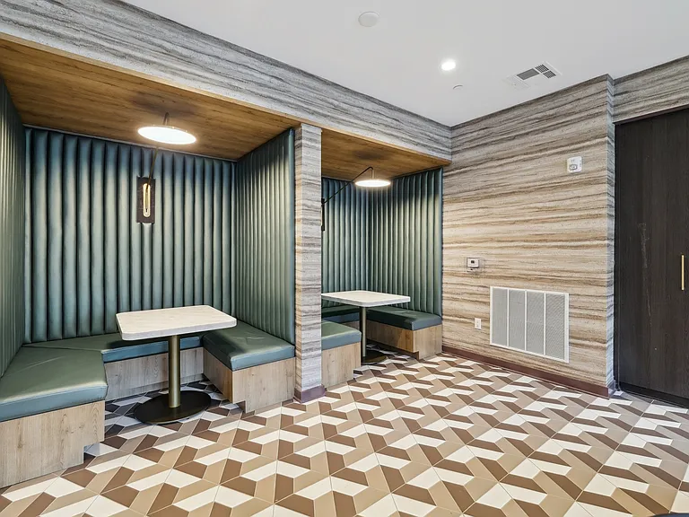 Link Apartments Broad Ave — Photo 17